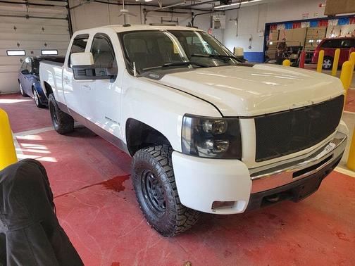 Summit White (Fleet) 2009 Chevrolet Silverado 2500 LTZ Crew Cab