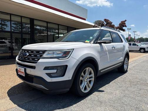 White Platinum Clearcoat Metallic 2017 Ford Explorer Limited