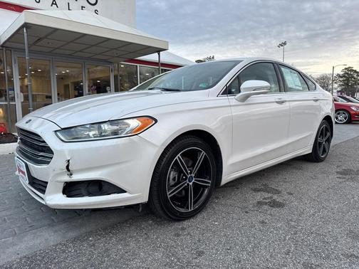 2015 Ford Fusion SE