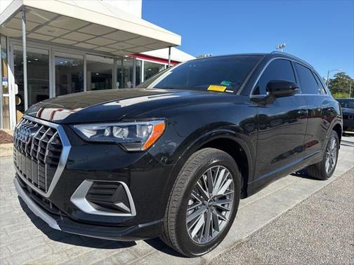 2022 Audi Q3 40 Premium