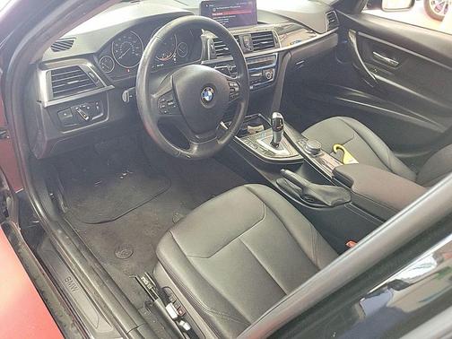 Jet Black 2018 BMW 320 i