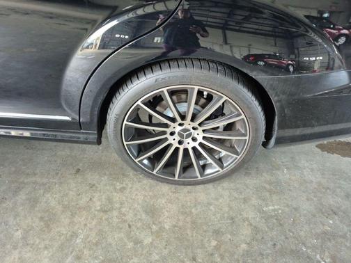 Black 2013 Mercedes-Benz S-Class S 550