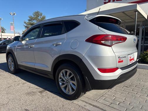 2016 Hyundai TUCSON SE