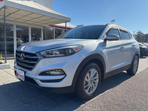 2016 Hyundai TUCSON SE
