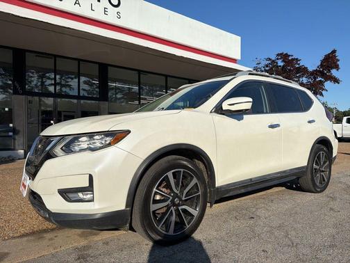 Pearl White Tricoat 2019 Nissan Rogue SL