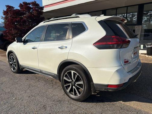 Pearl White Tricoat 2019 Nissan Rogue SL