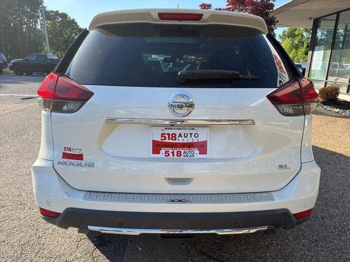 Pearl White Tricoat 2019 Nissan Rogue SL