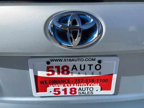 2014 Toyota Prius v Two