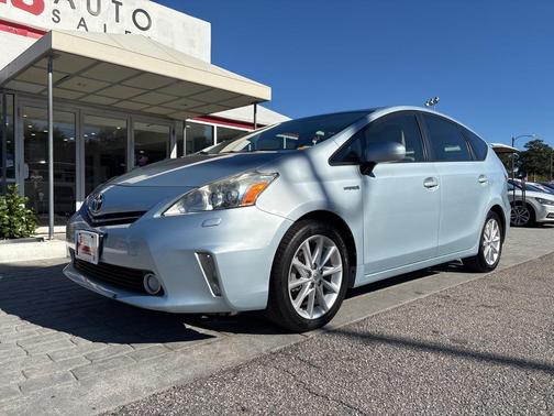 2014 Toyota Prius v Two