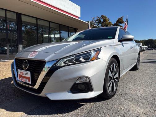 Brilliant Silver Metallic 2021 Nissan Altima 2.5 SL