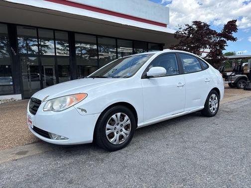 Captiva White 2009 Hyundai ELANTRA GLS