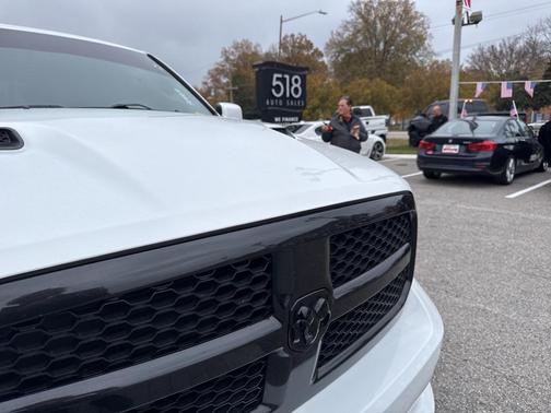 2018 RAM 1500 Night Crew Cab 4x4 5'7' Box