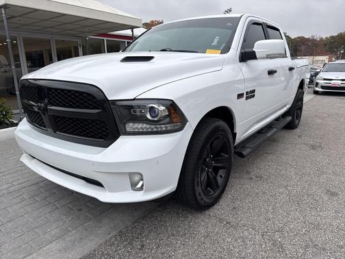 2018 RAM 1500 Night Crew Cab 4x4 5'7' Box