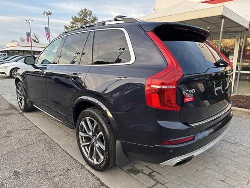 2016 Volvo XC90 T6 Momentum