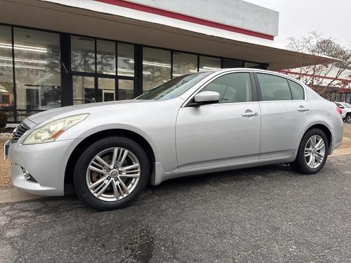 2010 INFINITI G37x Base