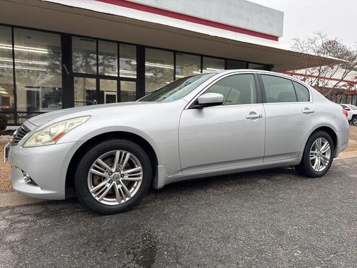 2010 INFINITI G37x Base