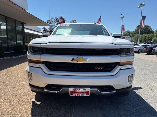 Iridescent Pearl Tricoat 2018 Chevrolet Silverado 1500 2LT