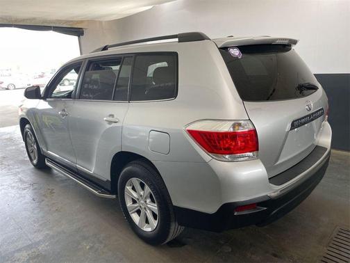 2013 Toyota Highlander SE