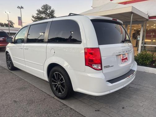 2016 Dodge Grand Caravan R/T