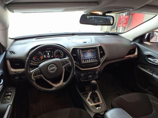 Bright White Clearcoat 2015 Jeep Cherokee Latitude