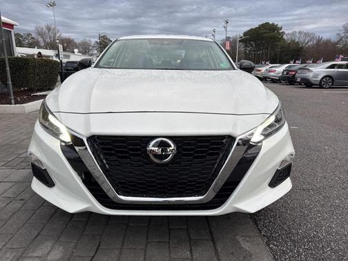 2022 Nissan Altima SR FWD