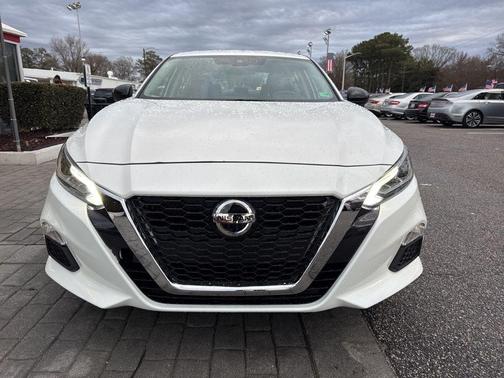 2022 Nissan Altima SR FWD