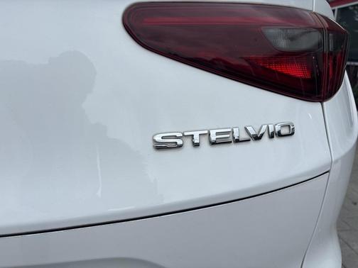 2018 Alfa Romeo Stelvio Ti