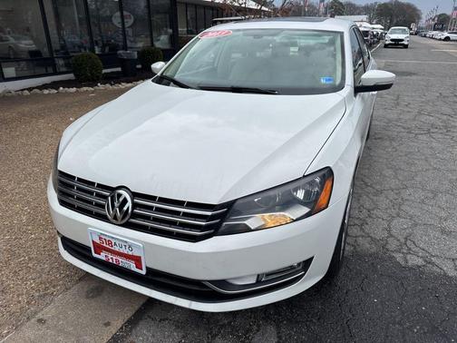 2013 Volkswagen Passat 2.0 TDI SE w/ Sunroof