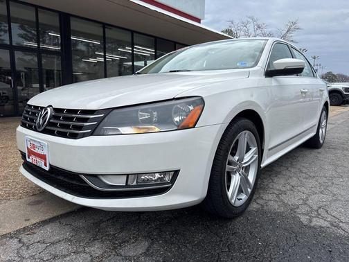 2013 Volkswagen Passat 2.0 TDI SE w/ Sunroof