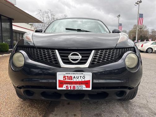 Sapphire Black Pearl 2011 Nissan Juke SV