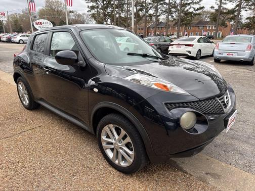 Sapphire Black Pearl 2011 Nissan Juke SV