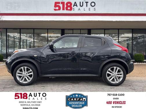 Sapphire Black Pearl 2011 Nissan Juke SV