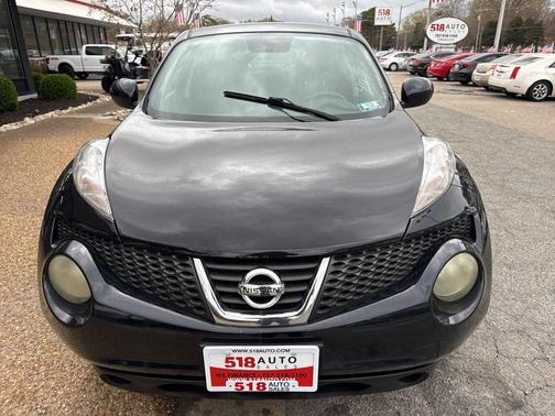 Sapphire Black Pearl 2011 Nissan Juke SV