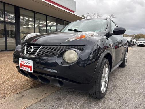 Sapphire Black Pearl 2011 Nissan Juke SV