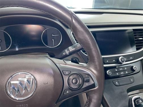 Summit White 2017 Buick LaCrosse Preferred