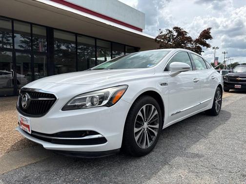 White Frost Tricoat 2017 Buick LaCrosse Preferred