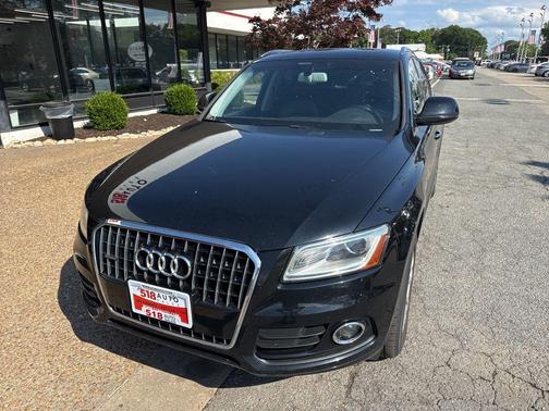 Mythos Black Metallic 2016 Audi Q5 2.0T Premium Plus