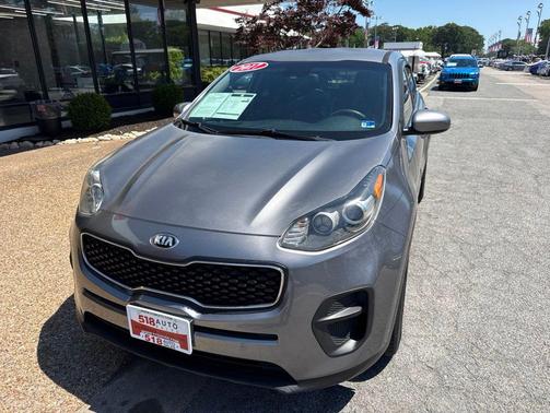 Mineral Silver 2017 Kia Sportage LX