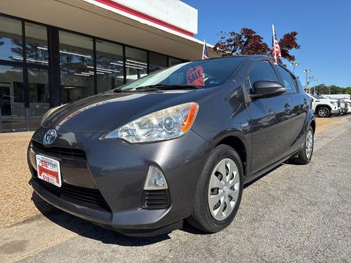 Magnetic Gray Metallic 2014 Toyota Prius c Two