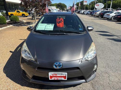 Magnetic Gray Metallic 2014 Toyota Prius c Two