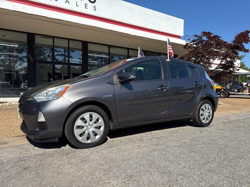 Magnetic Gray Metallic 2014 Toyota Prius c Two