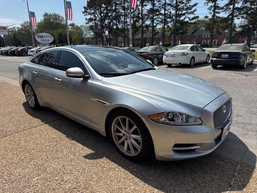 2014 Jaguar XJ Base