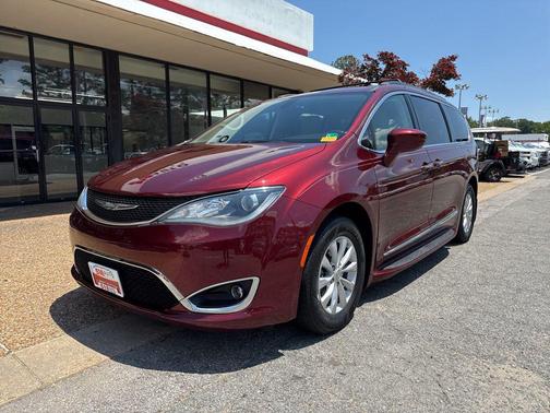Velvet Red Pearlcoat 2017 Chrysler Pacifica Touring-L