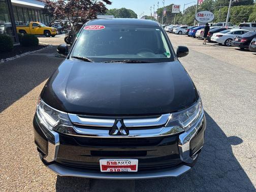 Labrador Black Metallic 2018 Mitsubishi Outlander ES