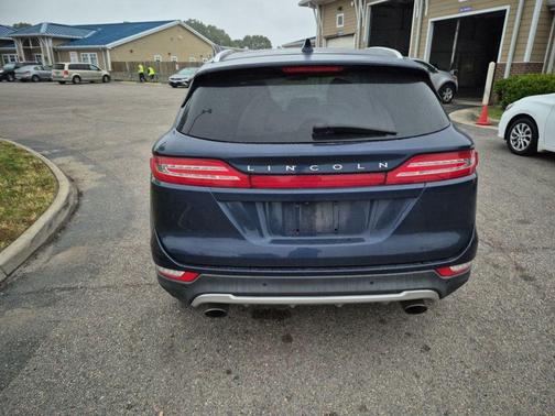 Midnight Sapphire Blue Metallic 2017 Lincoln MKC Reserve