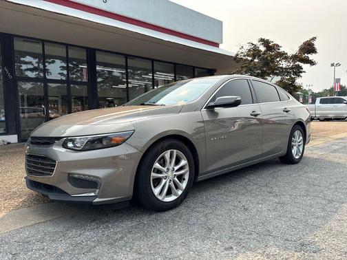 Pepperdust Metallic 2017 Chevrolet Malibu 1LT