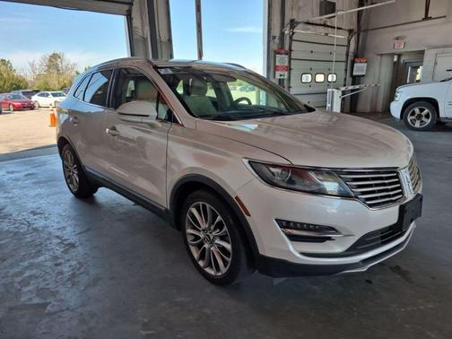 White Platinum Clearcoat Metallic 2016 Lincoln MKC Reserve