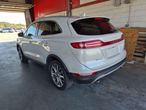 White Platinum Clearcoat Metallic 2016 Lincoln MKC Reserve