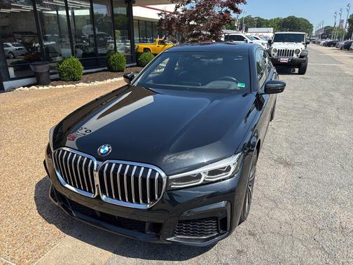Black Sapphire Metallic 2022 BMW 750 i xDrive
