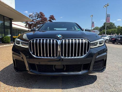 Black Sapphire Metallic 2022 BMW 750 i xDrive